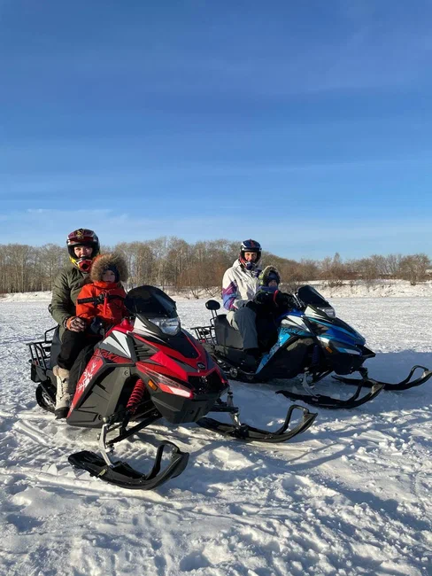 Прогулка на снегоходе в группе