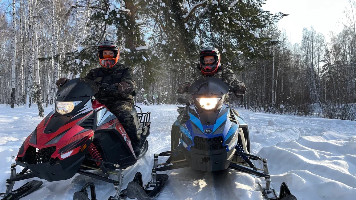 Свидание на снегоходах