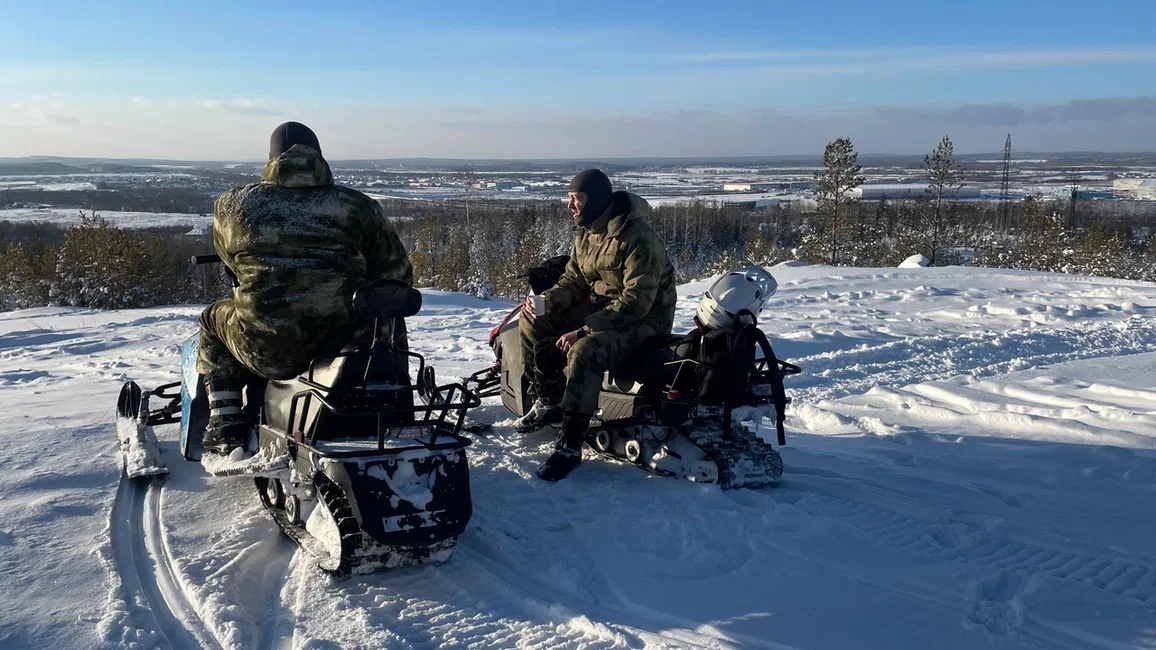 Тур на снегоходах для компании