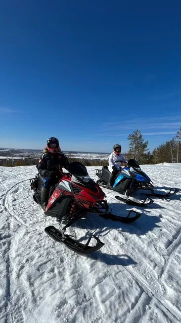 Тур на снегоходах для компании
