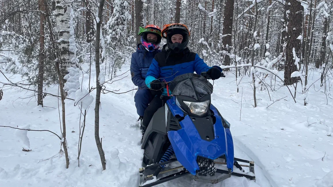 Тур на снегоходах для компании